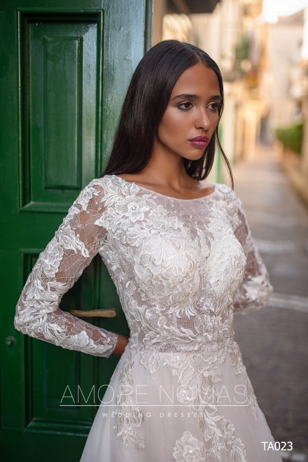 https://amore-novias.com/images/stories/virtuemart/product/TA023       (2).jpg
